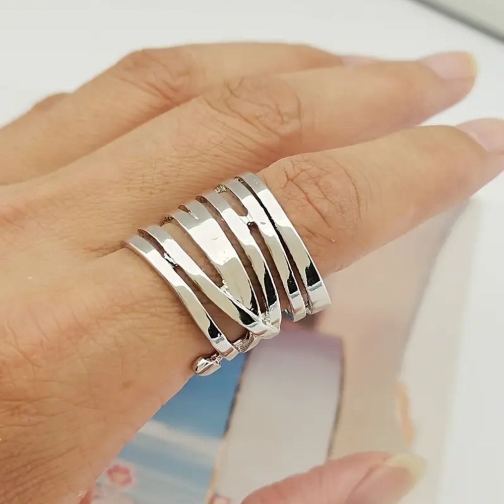 Elegant Silver Band Ring